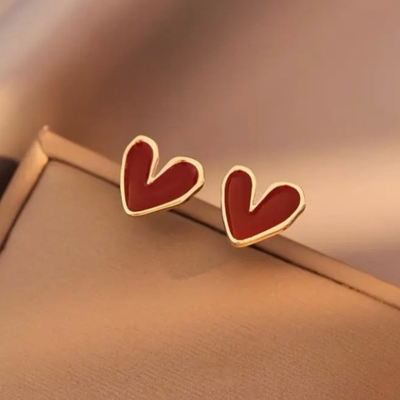 ✨Free People Red Heart Gold Post Earrings - Picture 6 of 6